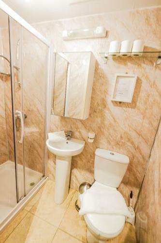 Hostal Balmore Guest House