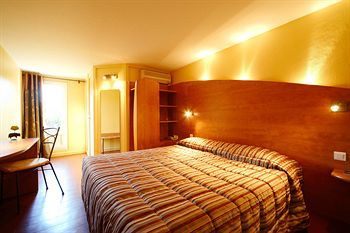 Brit Hotel Avignon Sud