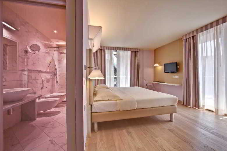 Hotel Kristal Palace
