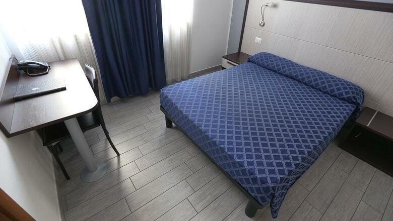 Esco Hotel