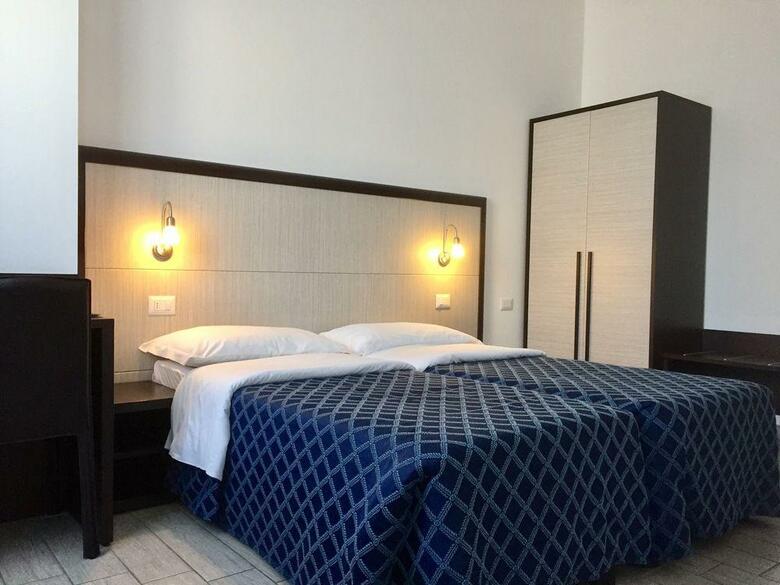Esco Hotel