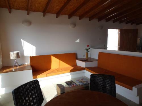 Akas Apartments