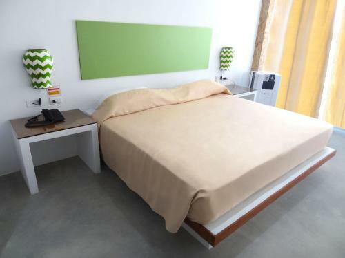 Akas Apartments