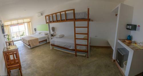 Akas Apartments