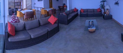 Akas Apartments