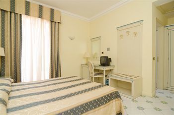 Hotel Flora