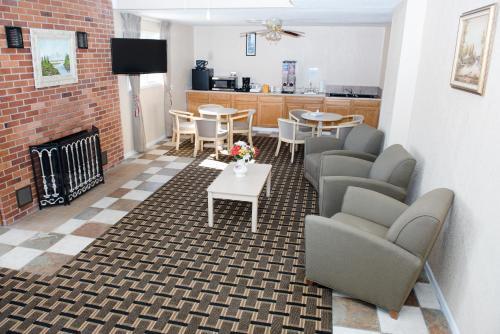 Motel Grand View Plaza Inn & Suites