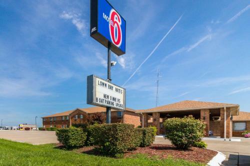 Hotel Marion Airport Inn & Suites