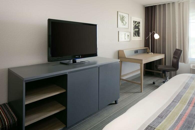 Hotel Country Inn And Suites Madison West