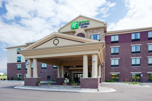 Holiday Inn Express Hotel & Suites Shakopee