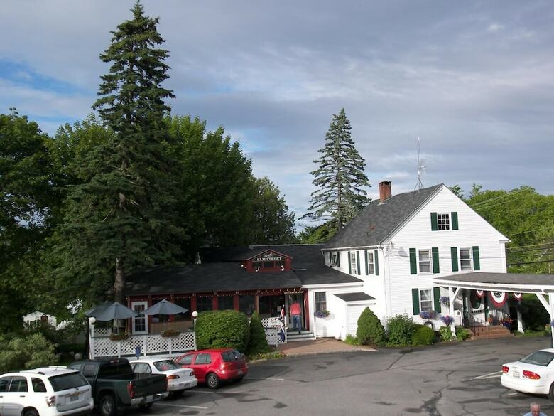 Posada Cedar Crest Inn