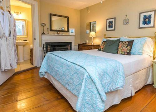 Bed & Breakfast Inns At Blackberry Common
