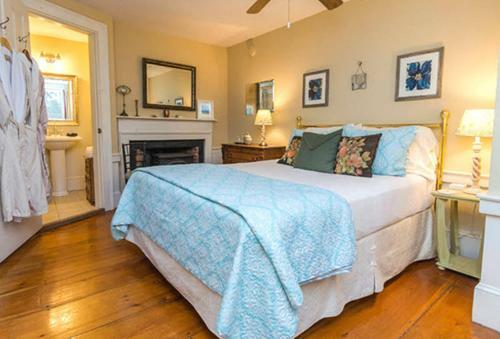 Bed & Breakfast Inns At Blackberry Common