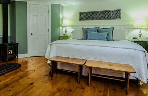 Bed & Breakfast Inns At Blackberry Common