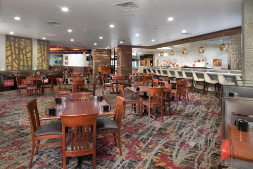 Holiday Inn Hotel & Convention Center Lawrence