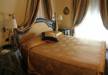 Hotel Jolanda