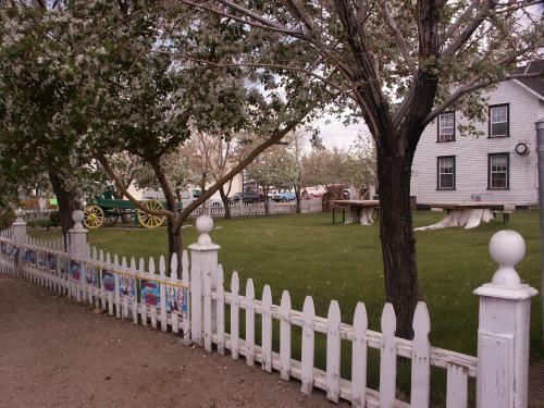 Posada Bridgeport Inn