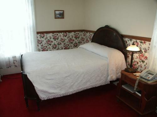 Posada Bridgeport Inn