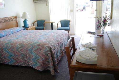 Redwood Motel