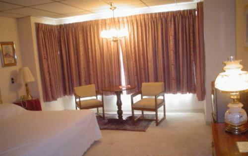 Old National Hotel