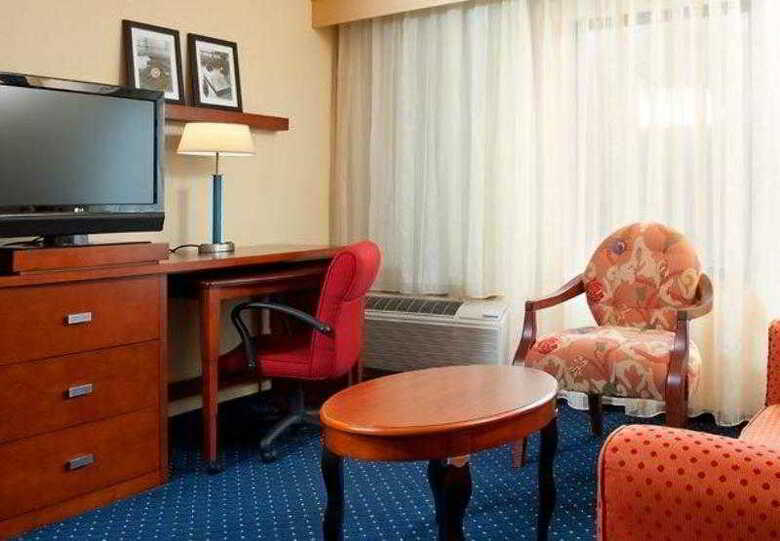 Hotel Courtyard Paramus