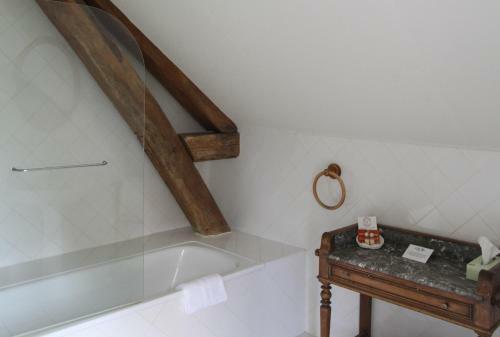 Hostal Maison D'h�tes Domaine De La Rhue