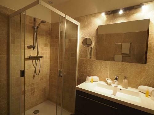 Hostal Le Clos Des Cypr�s