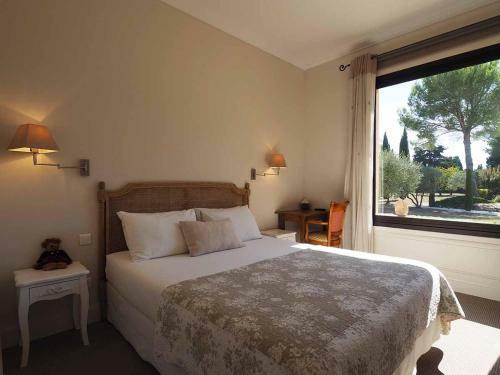 Hostal Le Clos Des Cypr�s