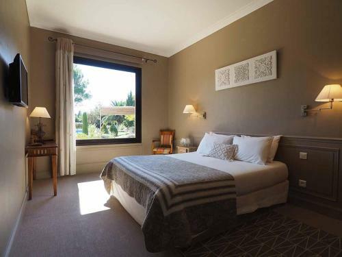 Hostal Le Clos Des Cypr�s