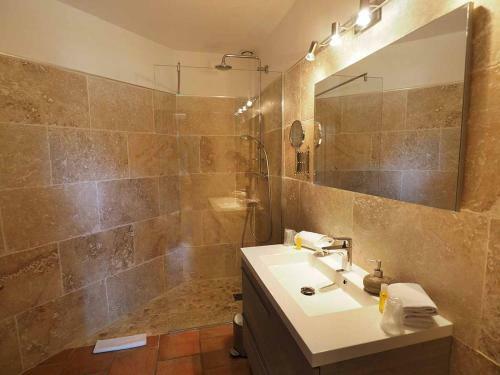 Hostal Le Clos Des Cypr�s
