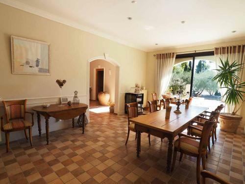 Hostal Le Clos Des Cypr�s