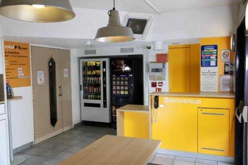 Hotel F1 Orange Centre Echangeur A7 A9