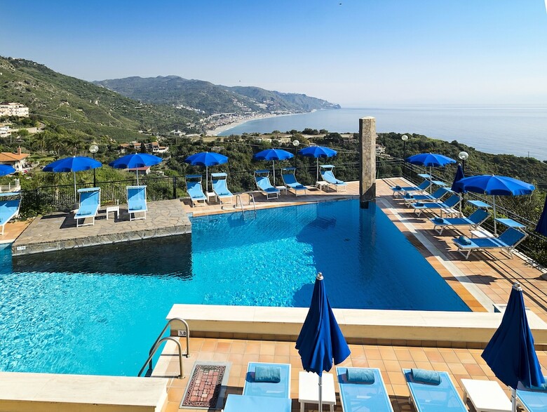 Hotel Sirius