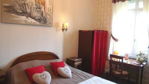 Hotel Logis Le Clos Du Montvinage Rest. Auberge Val de L'oise