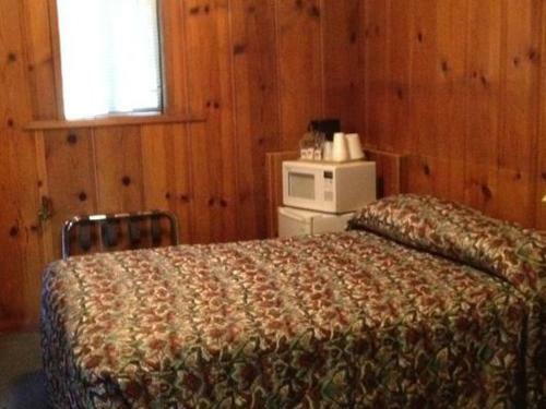Pine Cone Motel
