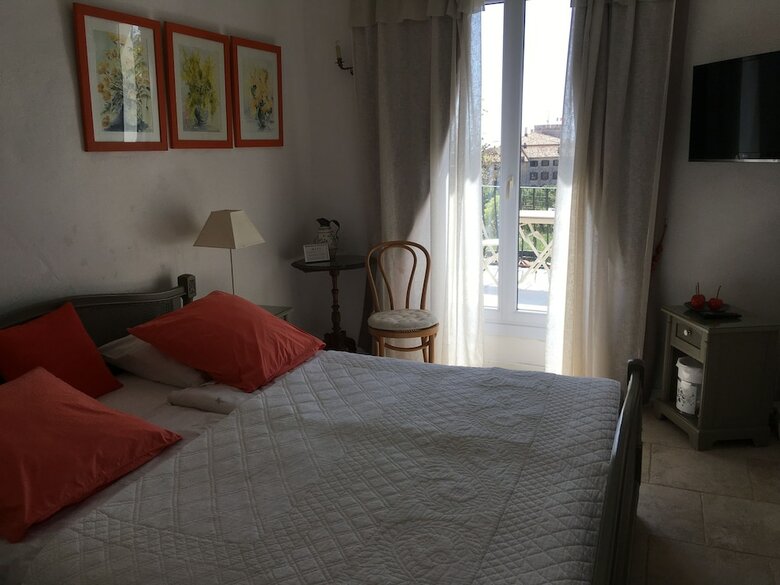 Bed & Breakfast Mas Des Kardouons