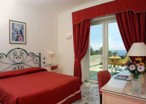 Hotel Canasta