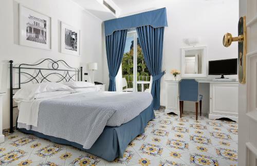 Hotel Canasta