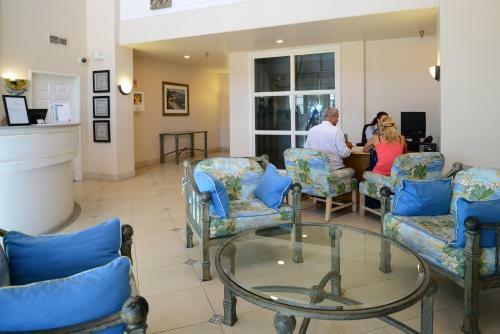 Hotel Riviera Shores Resort