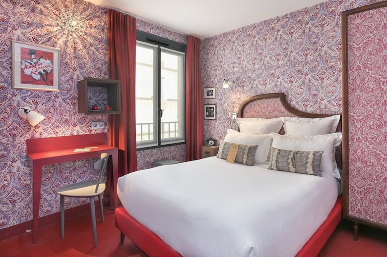 Josephine Hotel