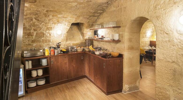 Josephine Hotel
