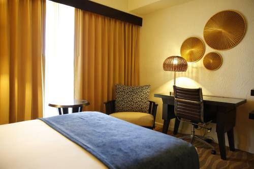 Windward Passage Hotel