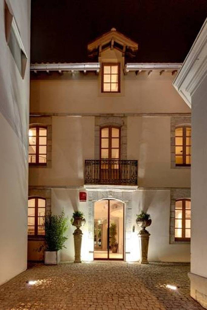 Hotel De Silhouette
