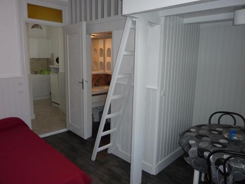 Aparthotel H�tel-r�sidence Le Grillon