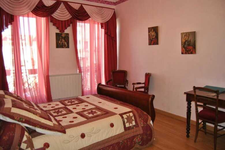 Hostal Au Pied Du Chateau