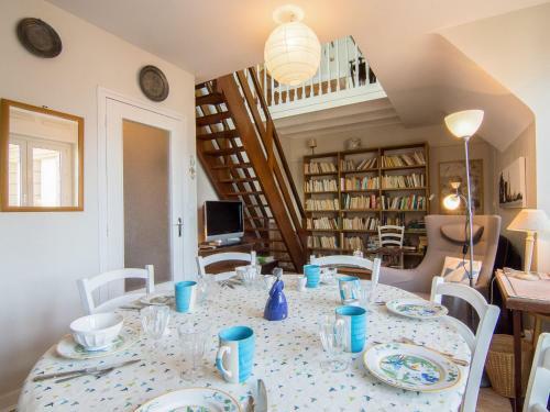 Apartment Porte St Louis