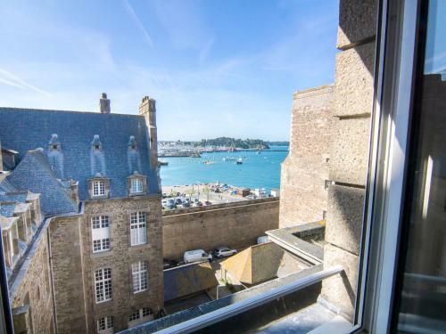Apartment Porte St Louis