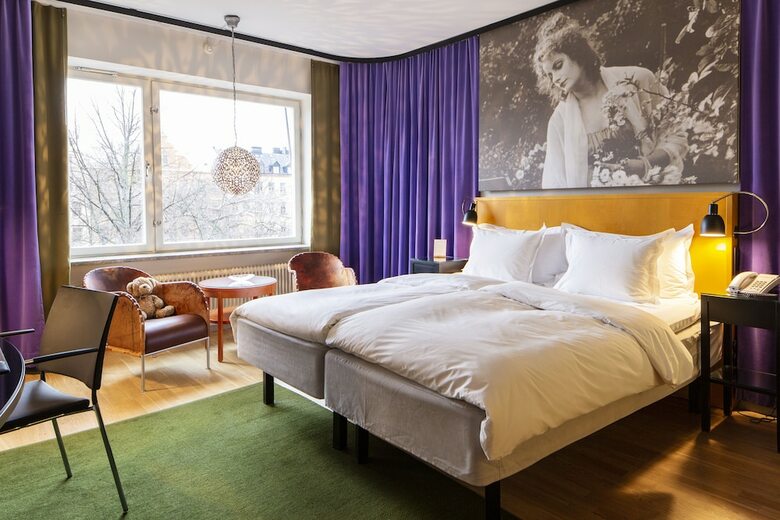 Hotel Rival