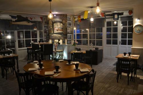 Hotel H�tel-restaurant La Porte Saint Pierre