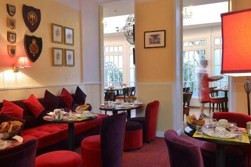 Churchill Hotel
